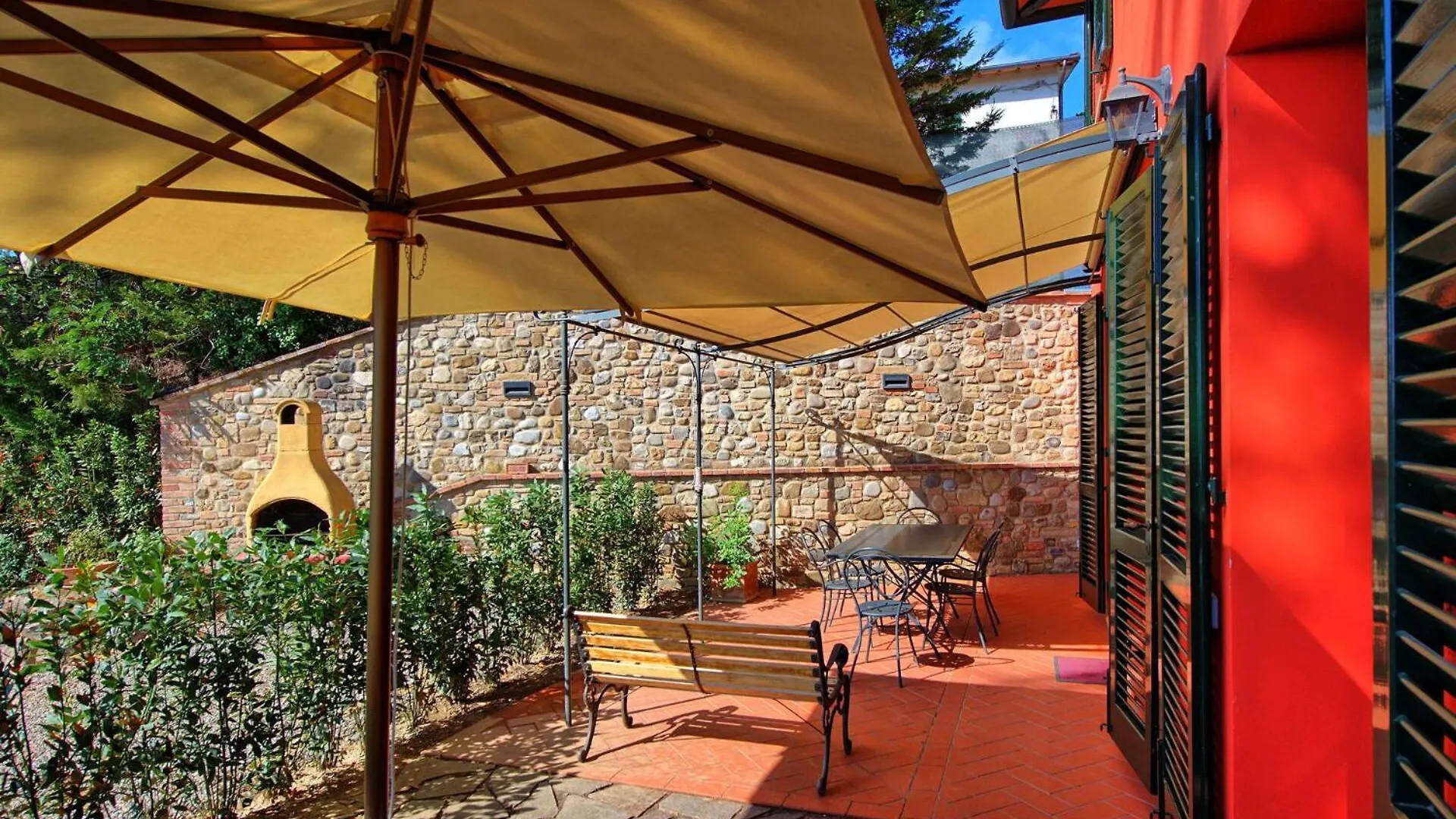 Country house Casa Rossa By Posarellivillas Luia